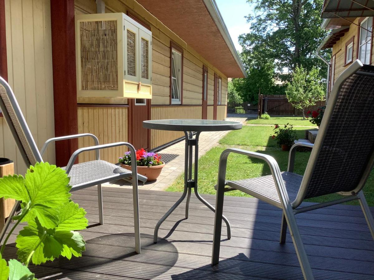Paerna Guesthouse & Apartments Kuressaare Exterior foto