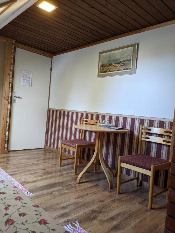 Paerna Guesthouse & Apartments Kuressaare Exterior foto