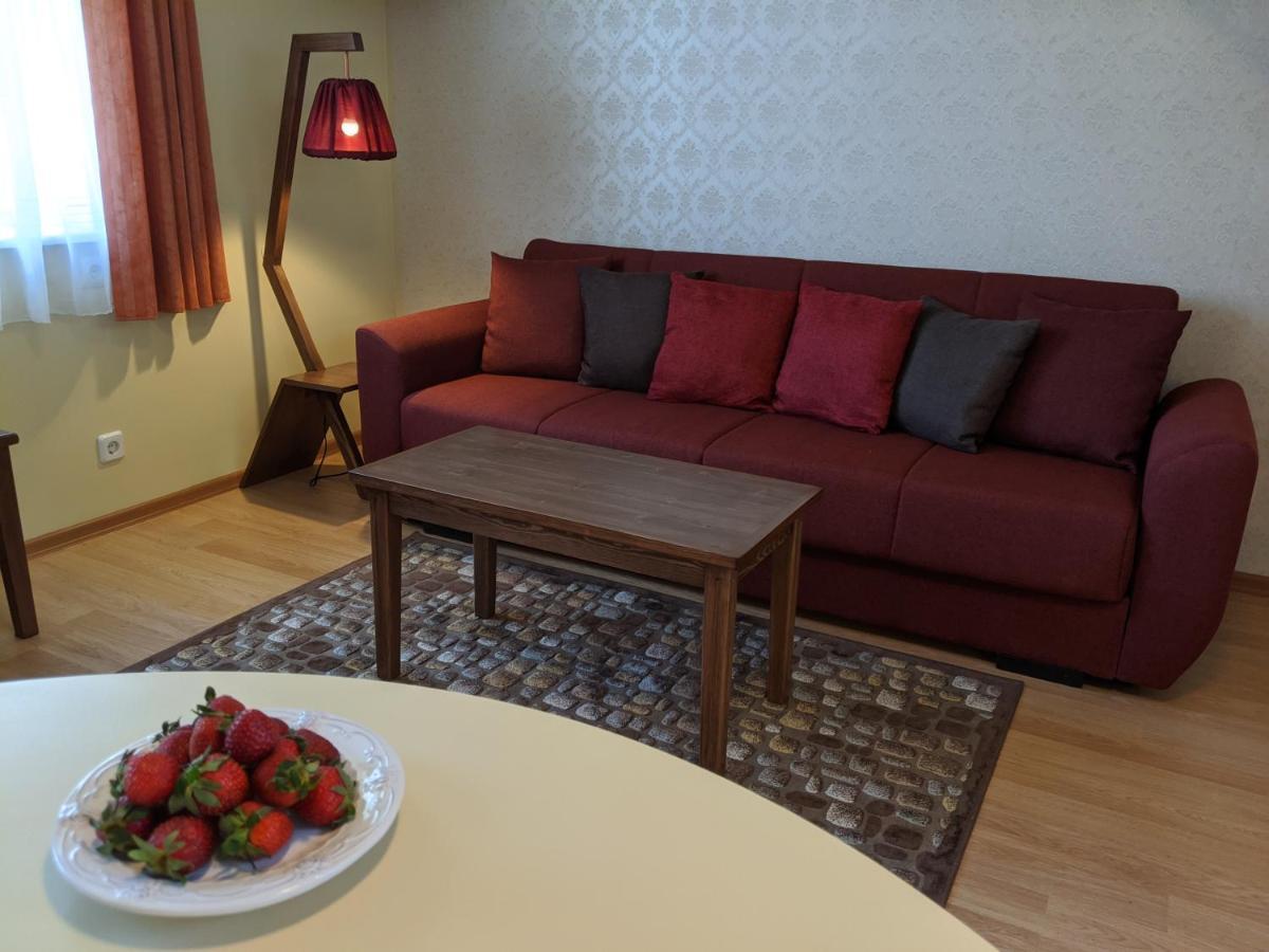 Parna Guesthouse & Apartments Kuressaare Exterior foto